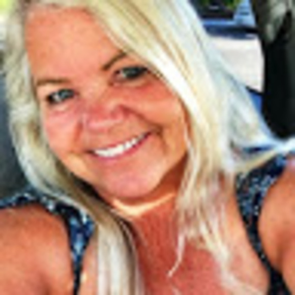 Meet your Posher, Leslie - Picture 1 of 1